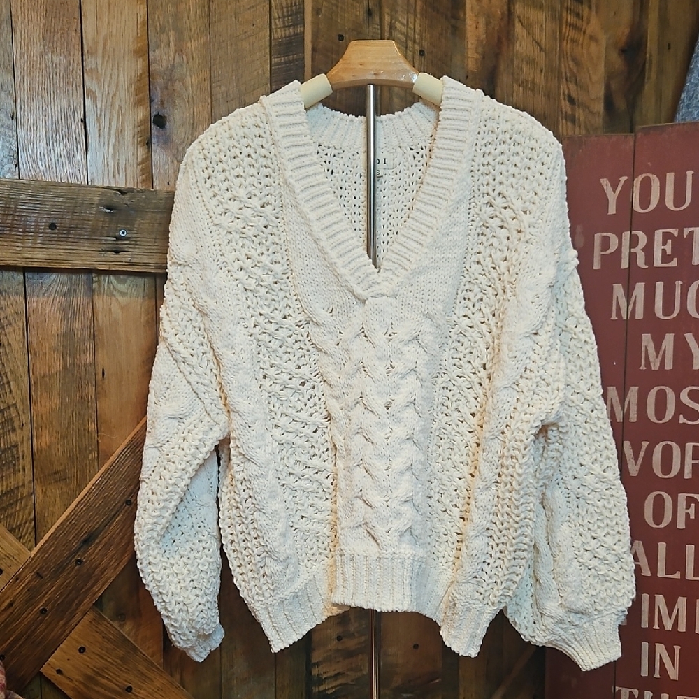 253 POL Chunky V-Neck Cable Knit Sweater in Cream